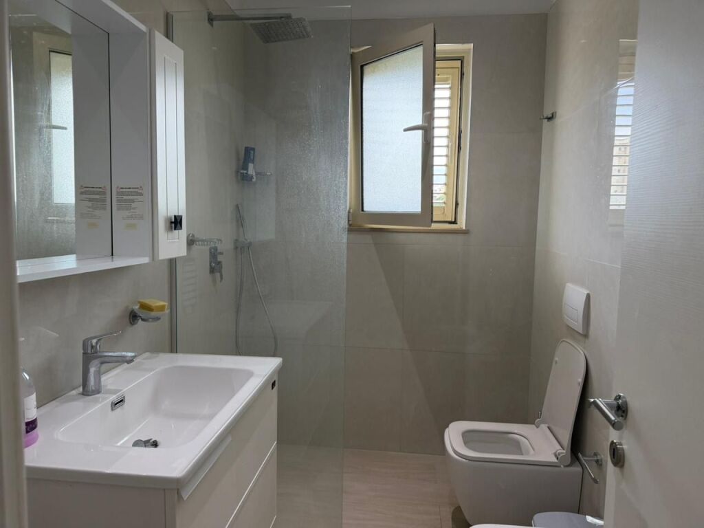 2+1,kat 3 vile private,te inxhinieri e ndertimit,600 mije leke