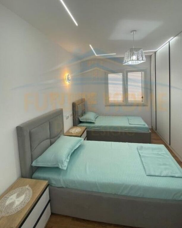 Qera, Apartament 2+1, 21 Dhjetori