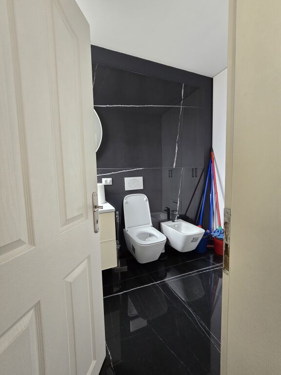 Ufficio in affitto in Via Kavaja