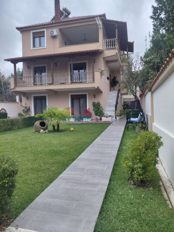 Duplex me Qira te Ali Demi Tirane