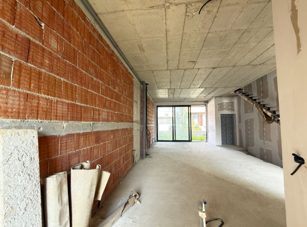 🏡 Semi-Detached Villa for Sale near TEG