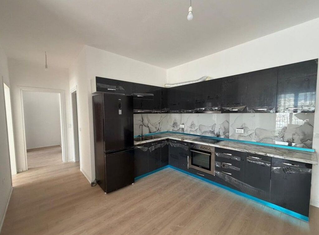Apartament 2+1+2 per qira tek Uzina Dinamo,Rruga 5 Maji