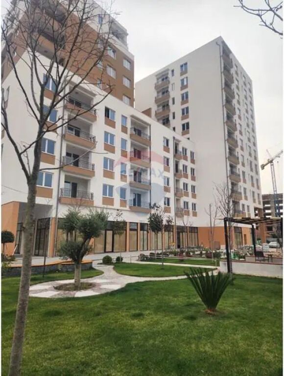 Shitet Apartament 1+1 te ish Fusha e Aviacionit