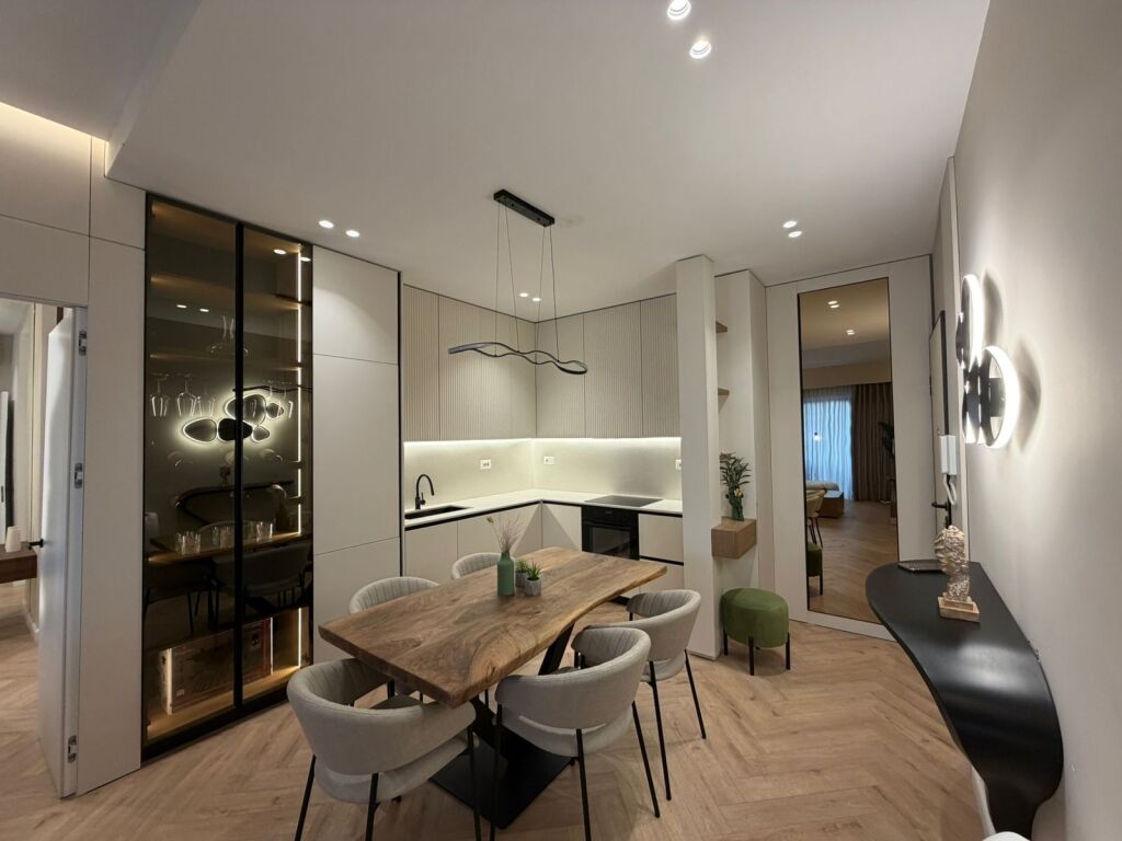 Apartament 2+1+2 tek Tirana Garden Building