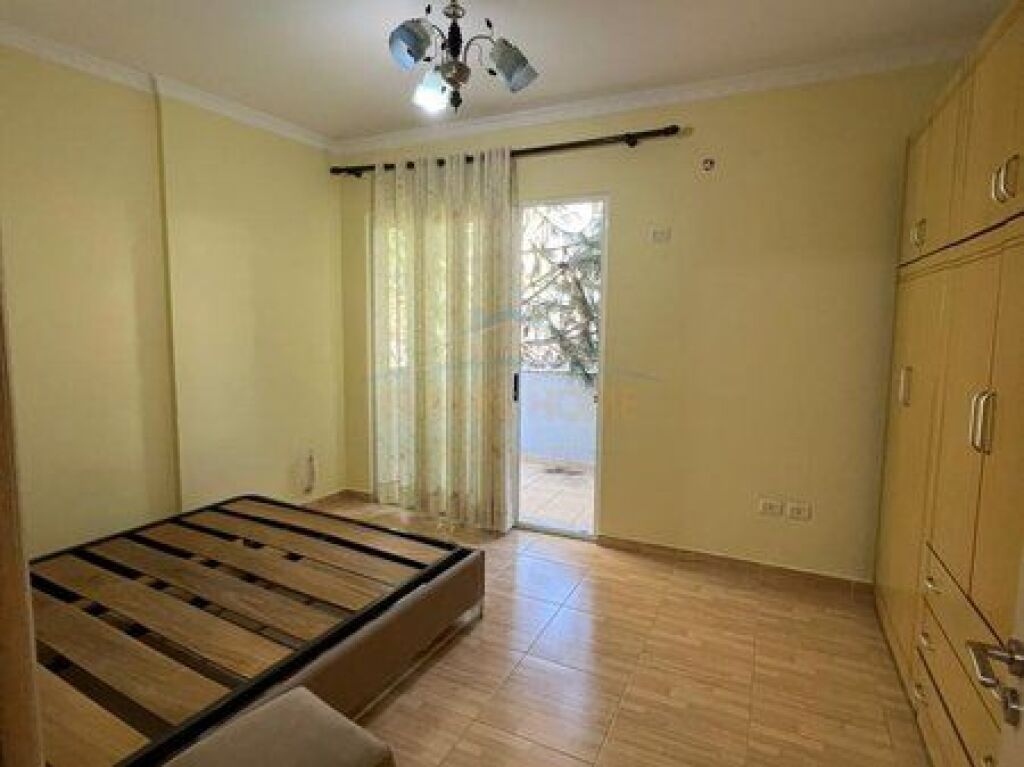 Shitet, Apartament 2+1, Fresk, Tirane