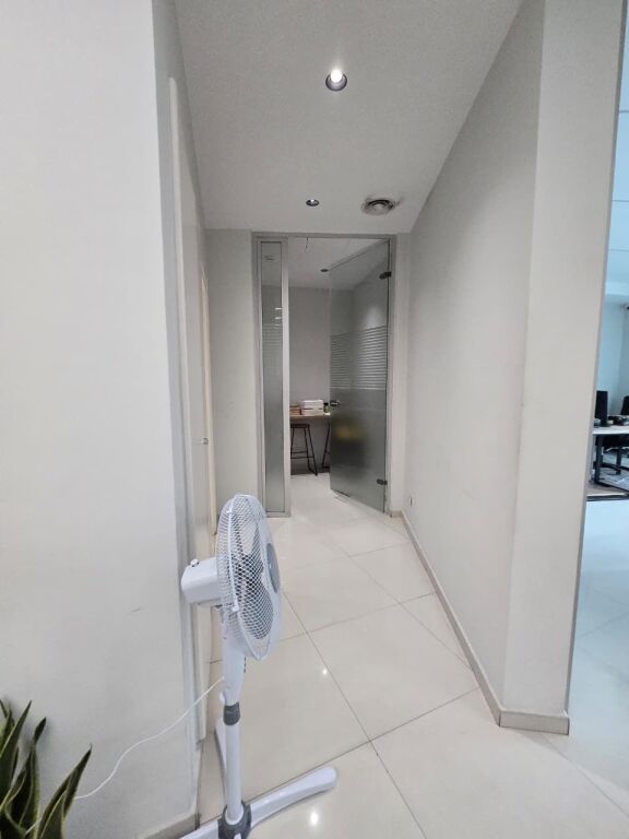 Zyre per qera tek Delijorgji rruga e Kavajes