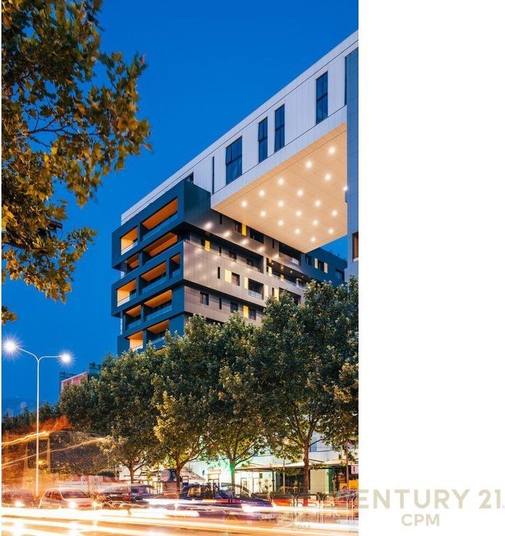 Shitet ambient komercial te Square 21