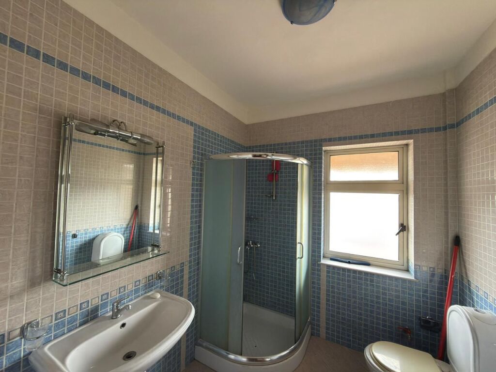 VENDESI 2+1 IN VIA ELBASAN 150.000 EURO !!