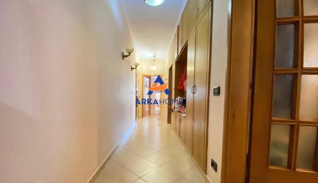 JEPET APARTAMENT ME QERA 2+1+BALLKON "DIGA E LIQENIT" 80.000 LEKE