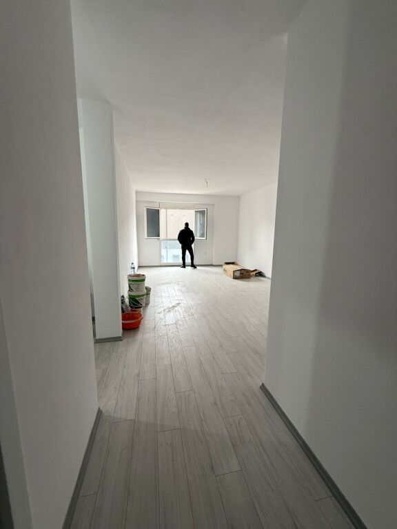 2+1,me kundrabufe,per banim apo zyre,te rruge e kavajes,cmimi 650 mije leke