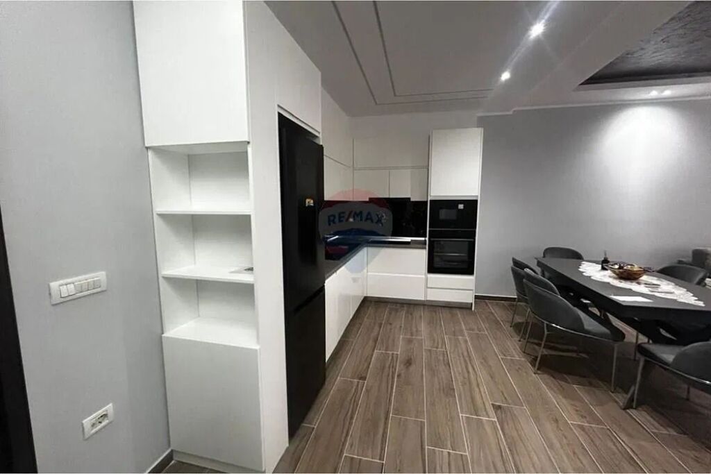 Apartament Modern 2+1 me Qira në Lungomare, Vlorë – 600€/Muaj