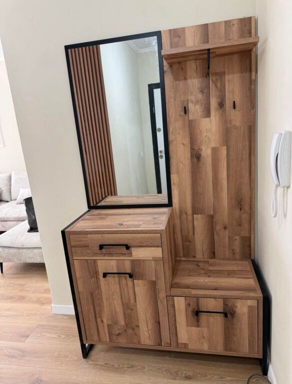 Jepet me Qera Apartament 1+1 Tek Terminali tek Casa Italia,
