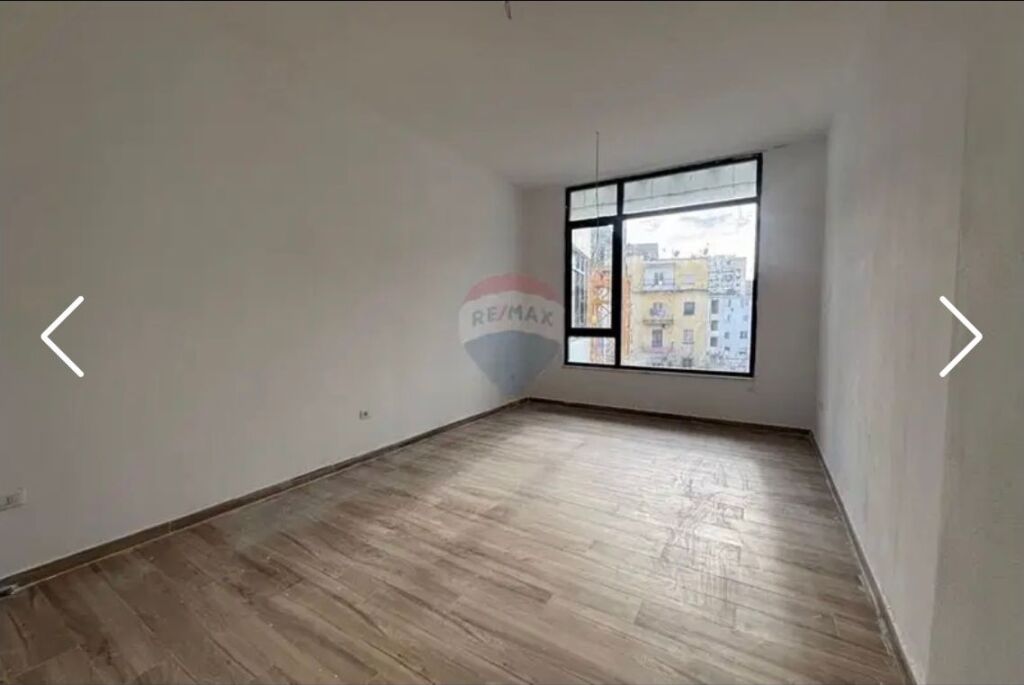 AMBIENT ZYRE PER QIRA TEK RR.MINE PEZA!