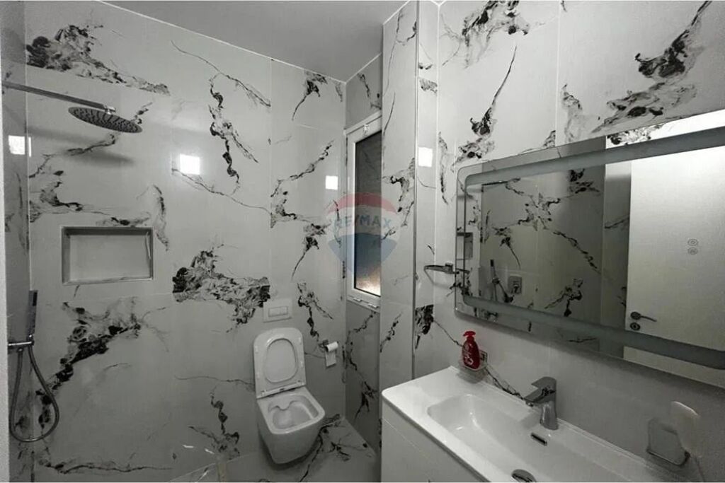 Apartament Modern 2+1 me Qira në Lungomare, Vlorë – 600€/Muaj