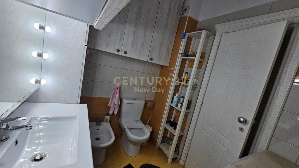 Apartament 2+1+2T Me Qira te Ish Rajoni Durrës - 600€ | 86 m²