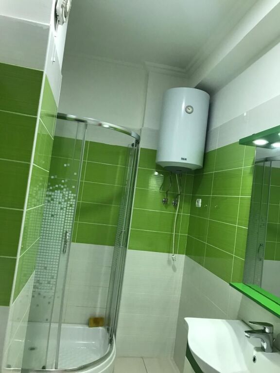 🏢Liqeni i Thate,prane Restorant Kapiten Mir Zoti jepet me qera apartament 2+1+2,i mobiluar.70,000Leke