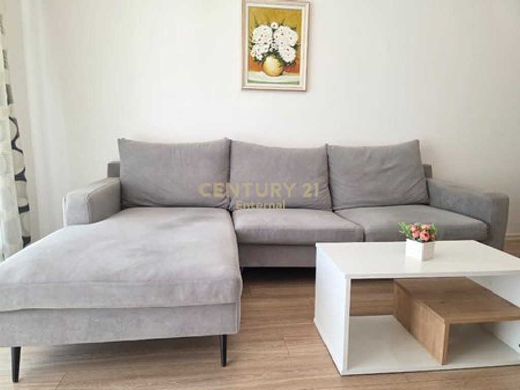 JEPET ME QERA APARTAMENT 2+1 TE 21 DHJETORI