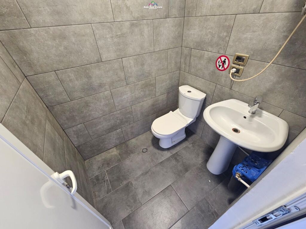 Zyre ne Shitje tek 21 Dhjetori (ID BZ117) Tirane