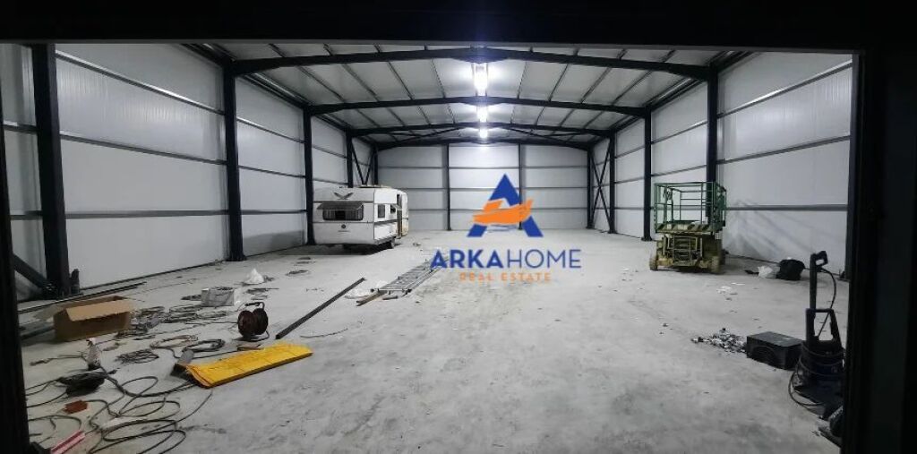 JEPET KAPANON ME QERA MAGAZINË / KAPANON " RRUGA E ARBRIT, TIRANË " 2000 EURO