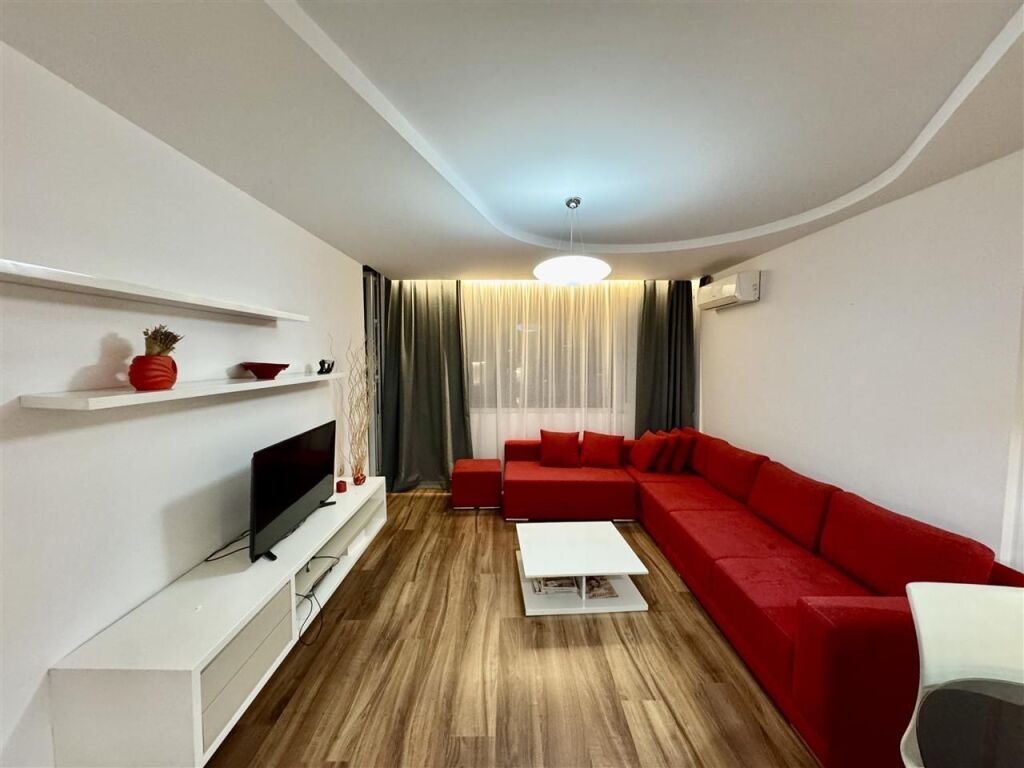 Apartament 1+1 me qera, Komuna e Parisit