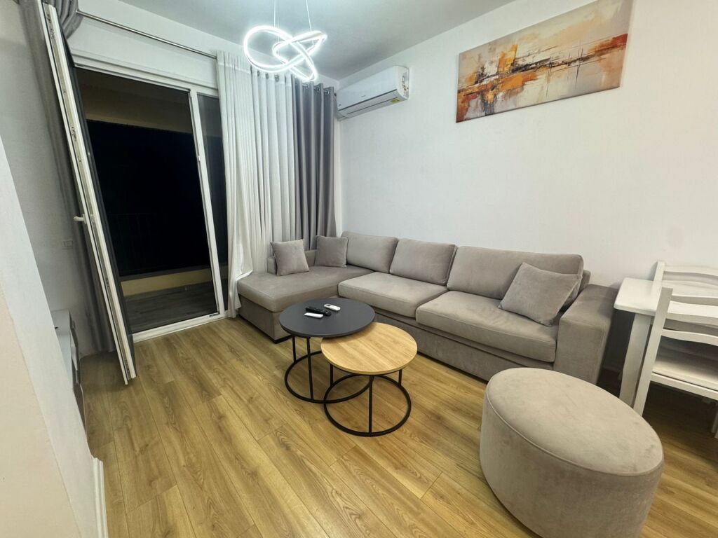 Apartament 1+1, Ish Fusha Aviacionit!