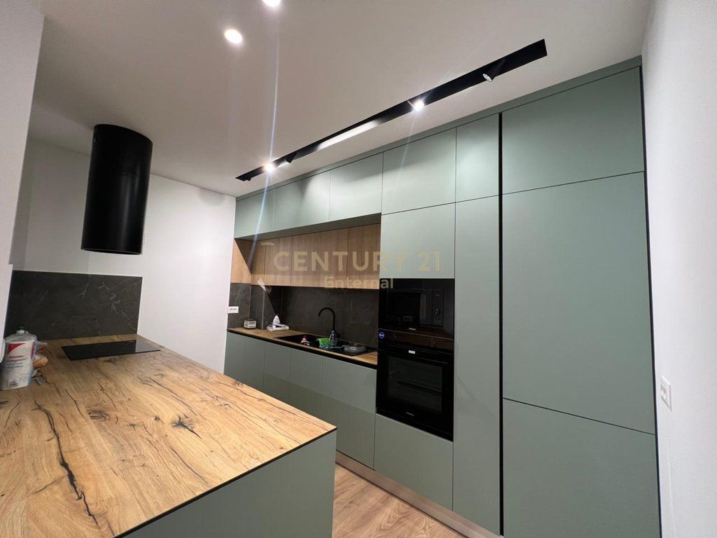 For sale 2+1 apartment at Fusha e Aviacionit