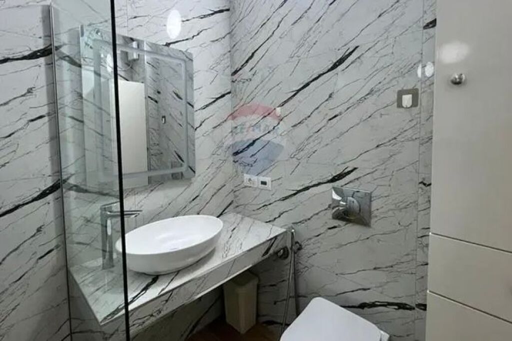 Apartament 3+1 per qira, prane Eleonores!