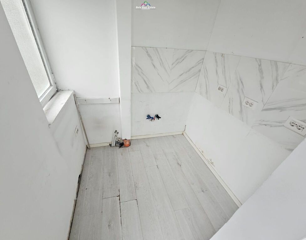 Zyre ne Shitje tek 21 Dhjetori (ID BZ117) Tirane