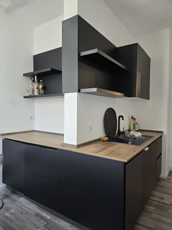 Ufficio in affitto in Via Kavaja