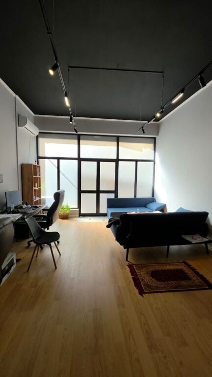 zyre me qira, rruga Frang Bardhi, Kodra e Diellit