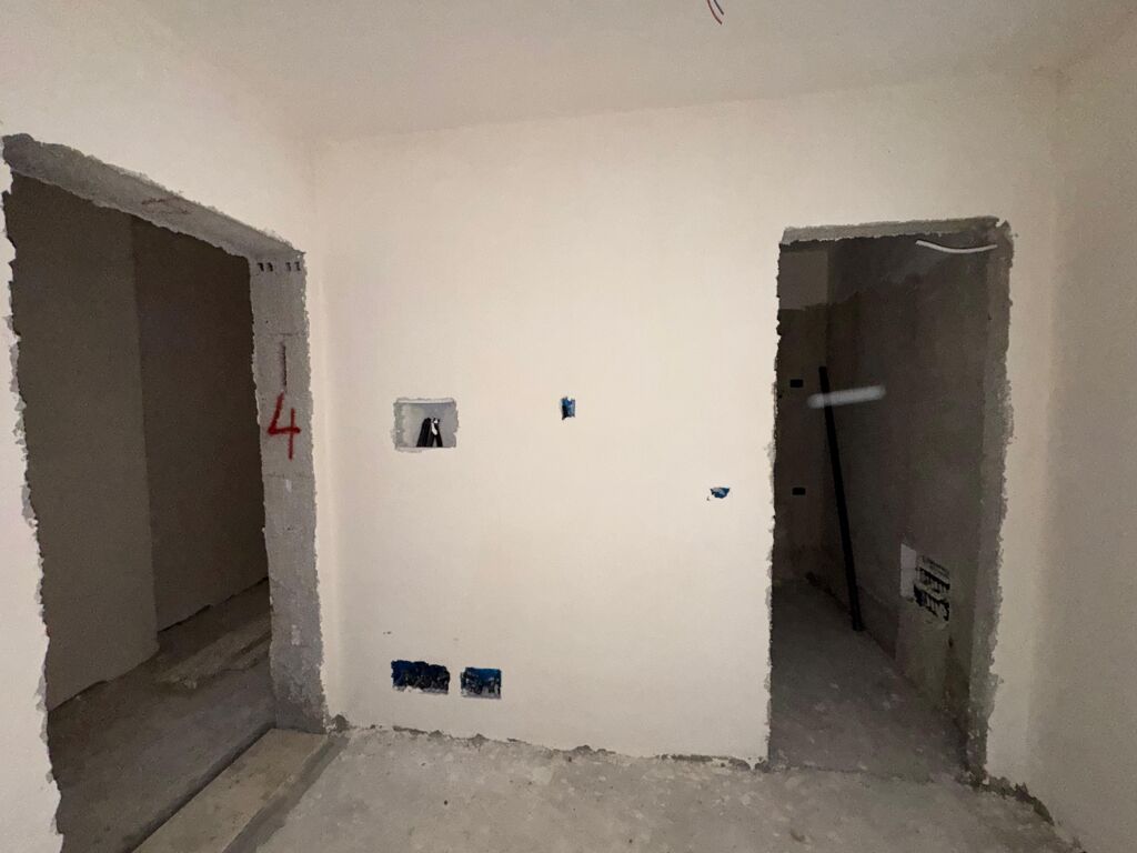 SHITET APARTAMENT 1+1 ISH FUSHA E AVIACIONIT 130.000 EURO FH-58614