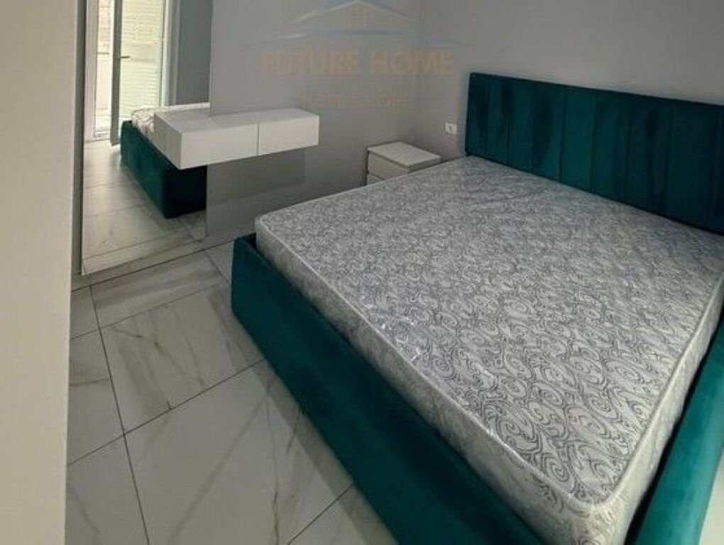 For sale, Apartment 2+1+2, Barrikadave Street, Tirana