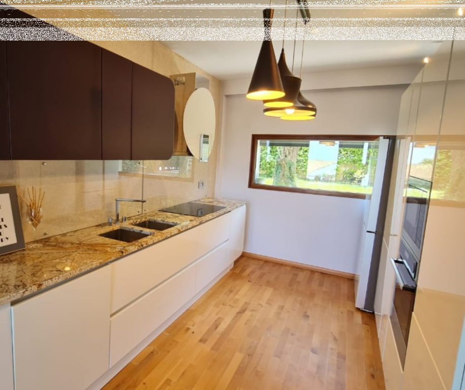 Villa for sale – Long Hill, near TEG