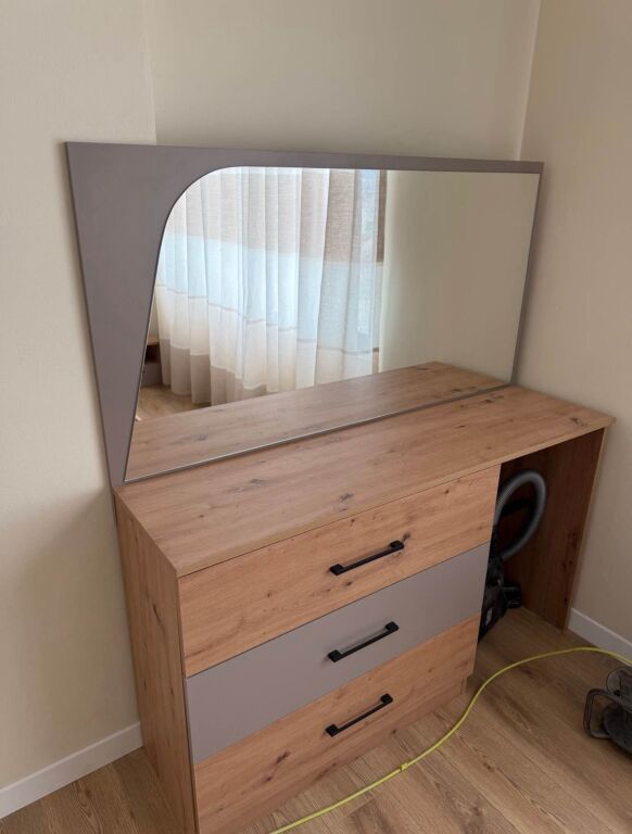 Jepet me Qera Apartament 1+1 Tek Terminali tek Casa Italia,
