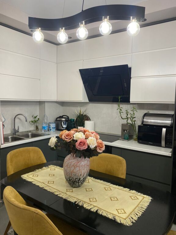 🏢 Stadiumi Dinamo,prane Klinikes Luis,jepet me qera apartament 1+1,i mobiluar 850€uro