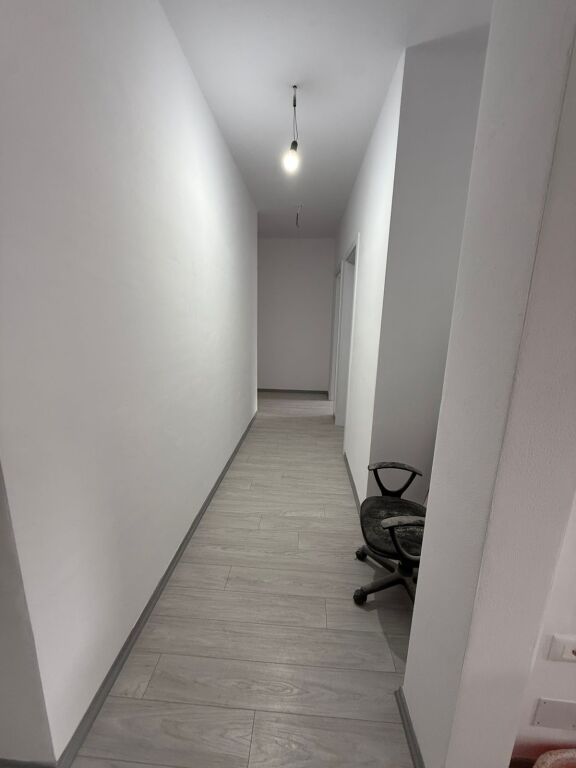 2+1,me kundrabufe,per banim apo zyre,te rruge e kavajes,cmimi 650 mije leke