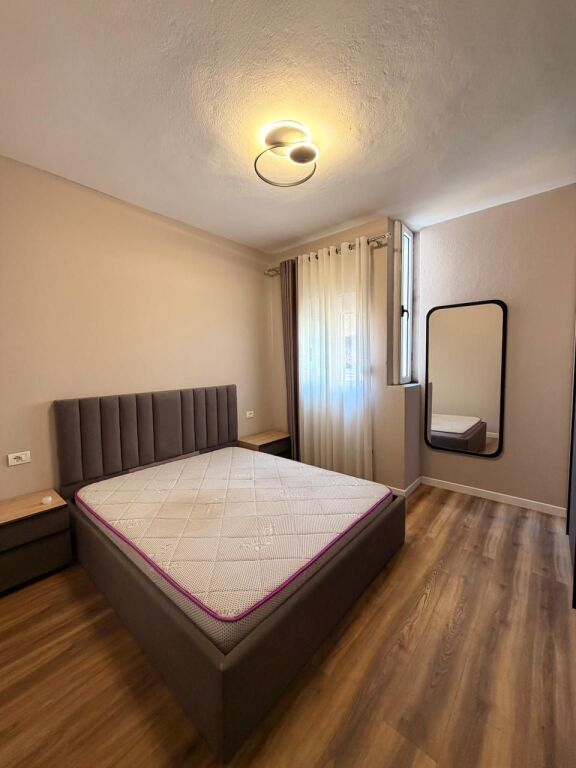 APARTAMENT 2+1 ME QIRA TEK RRUGA KUMINIT(pet friendly)