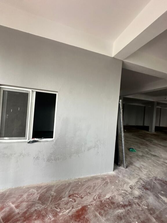 JEPET ME QERA AMBIENT BIZNESI PRANE SPITALI, DURRES