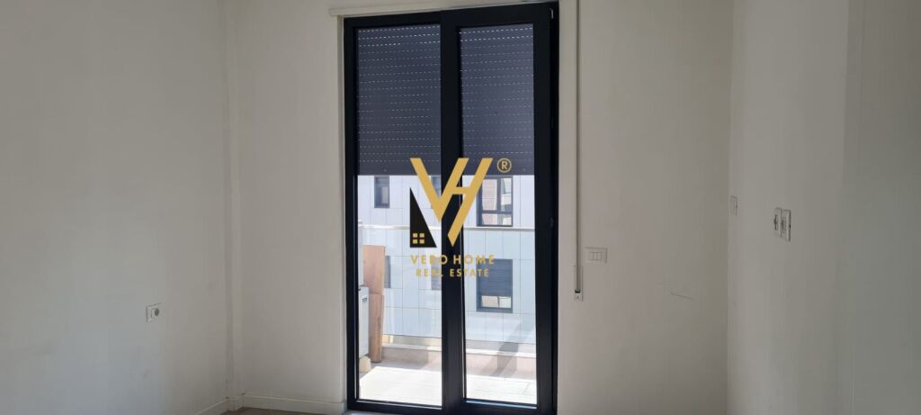 JEPET ZYRE 64 M2 ME QIRA TE KOM.ERLI-D, PORCELAN 50.000 LEKE