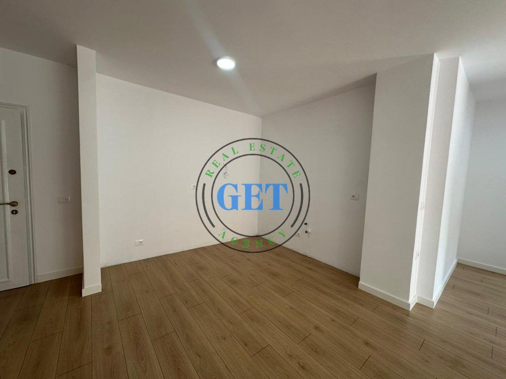 Shitet Apartament 2+1 + Depo, Plazh Hekurudha (pranë EKA), Durrës