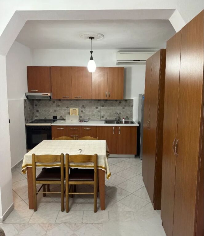 GARSIONERE ME QERA KOMUNA E PARISIT 45.000 LEKE FH-58638