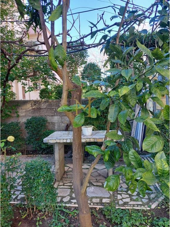 APARTAMENT 1+1 PLAZH DURRES ME LULISHTE