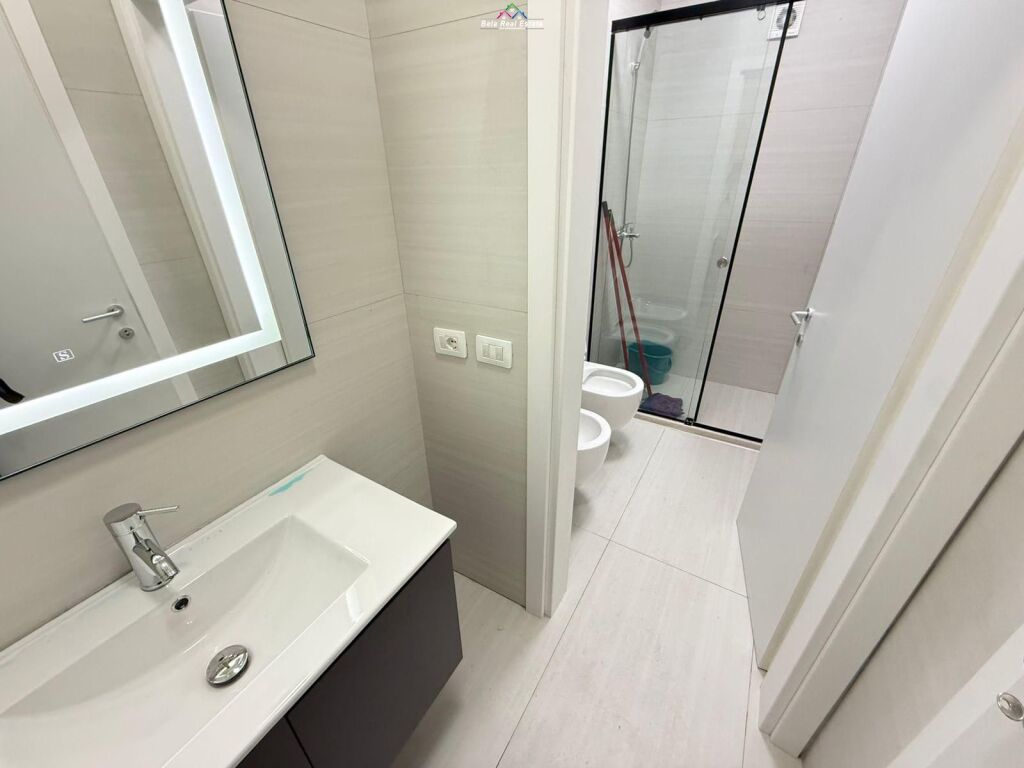 Appartamento In Affitto 2+1 Vicino 5 Maj ( ID B2201784) Tirana