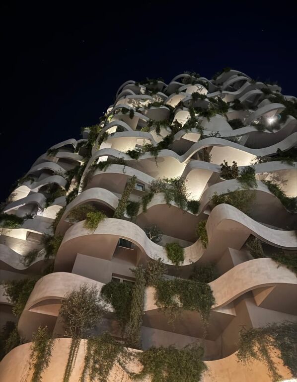 Zyrë me qira 3+1+2 + post parkimi te Rezidenca Lion Park.