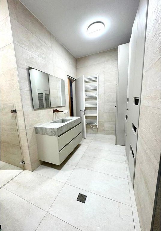 Contemporary Apartment for Sale in the Municipality of Paris