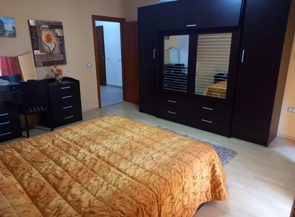 apartment 2+2+2 for rent at the Paris commune