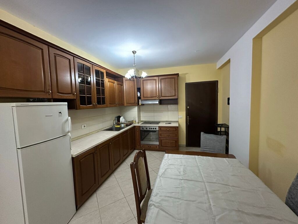 Apartament per qera ne astir 2+1