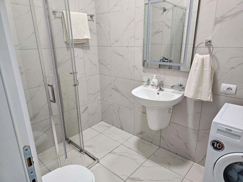 For rent 2+1+2 American 3 Residences Henke 700€