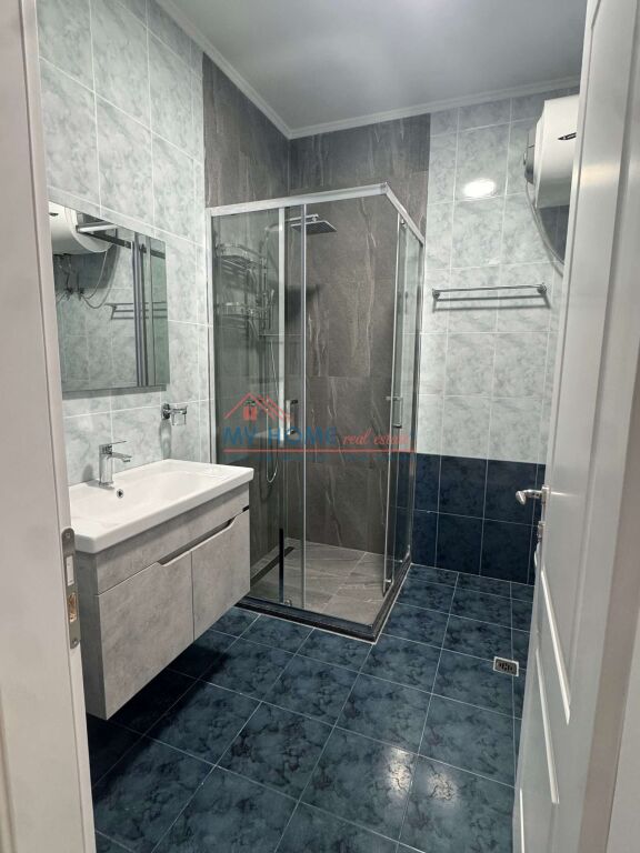 Apartament 2+1 me qira Myslym Shyri Tirane