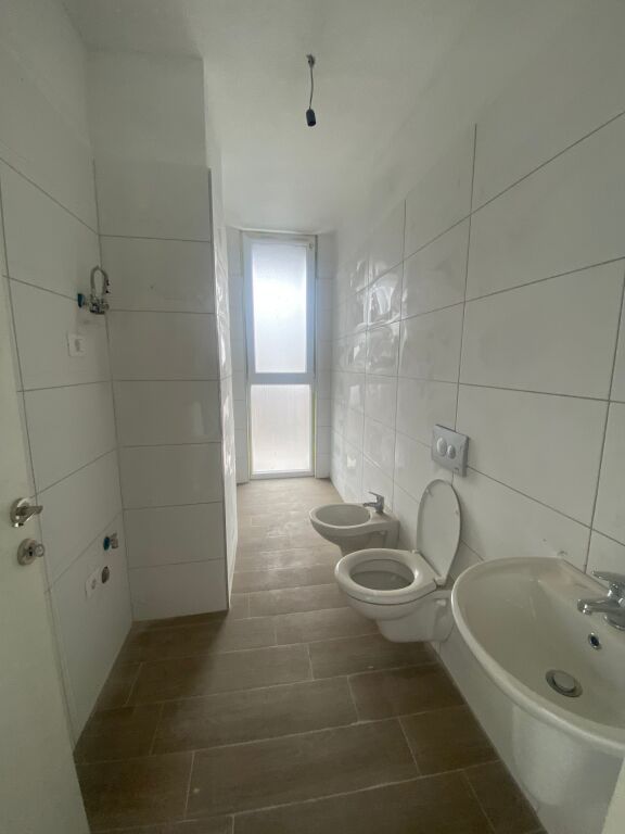 Apartament 2+1 per shitje Yzberisht !